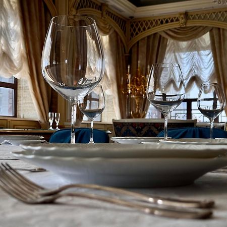 Axelhof Boutique Hotel Dnjepropetovsk Buitenkant foto