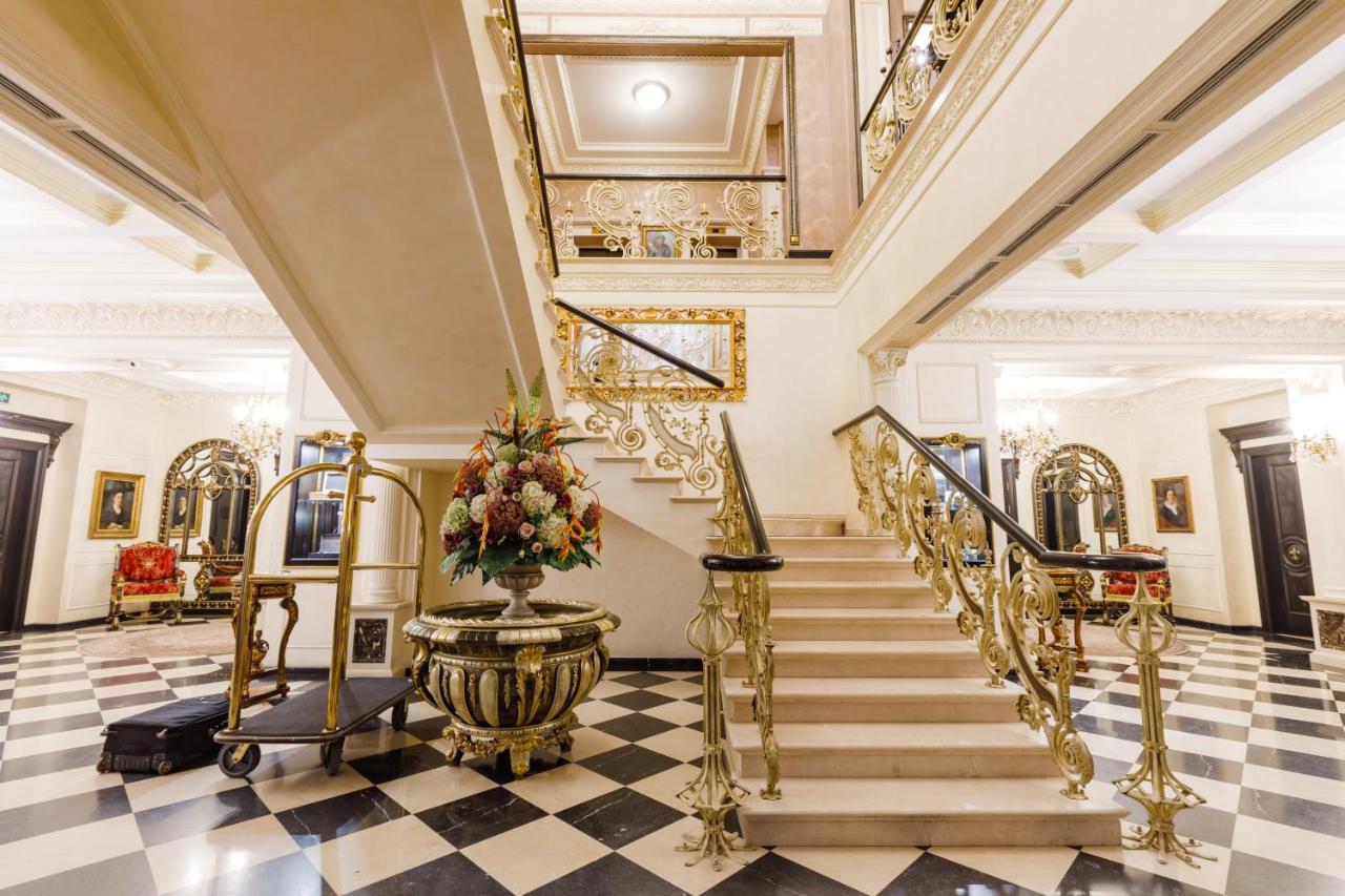 Axelhof Boutique Hotel Dnjepropetovsk Buitenkant foto