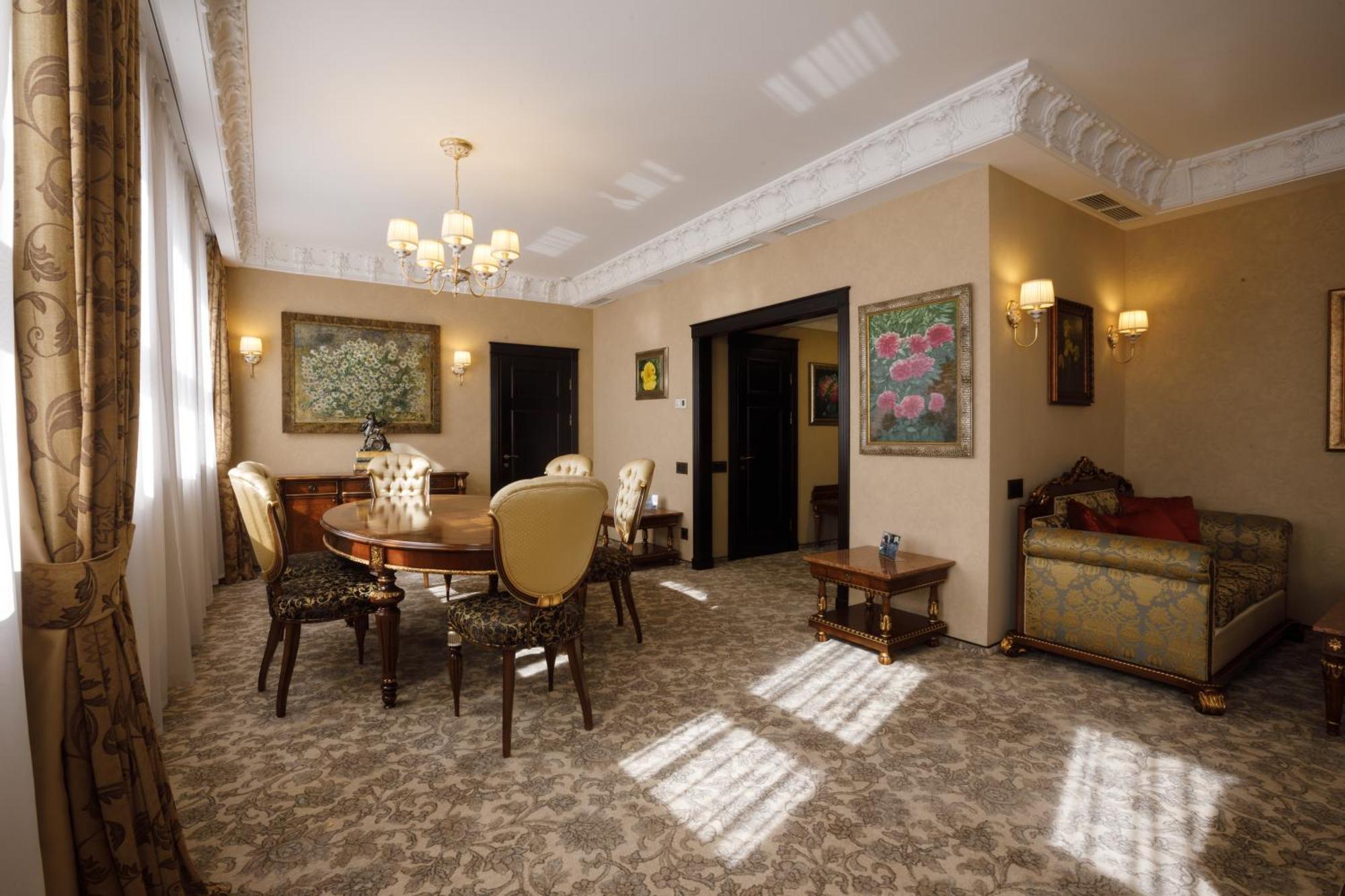 Axelhof Boutique Hotel Dnjepropetovsk Buitenkant foto