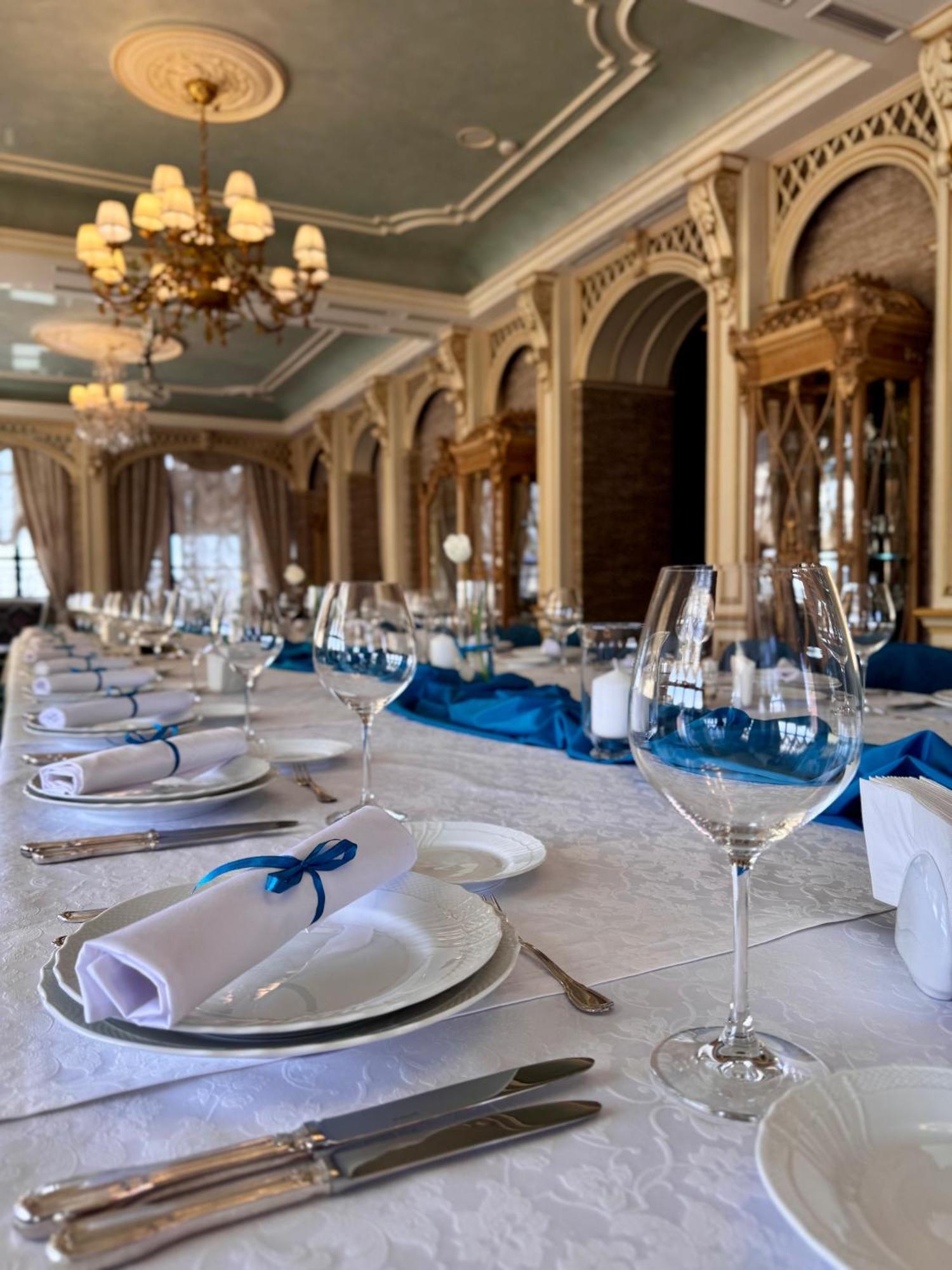 Axelhof Boutique Hotel Dnjepropetovsk Buitenkant foto
